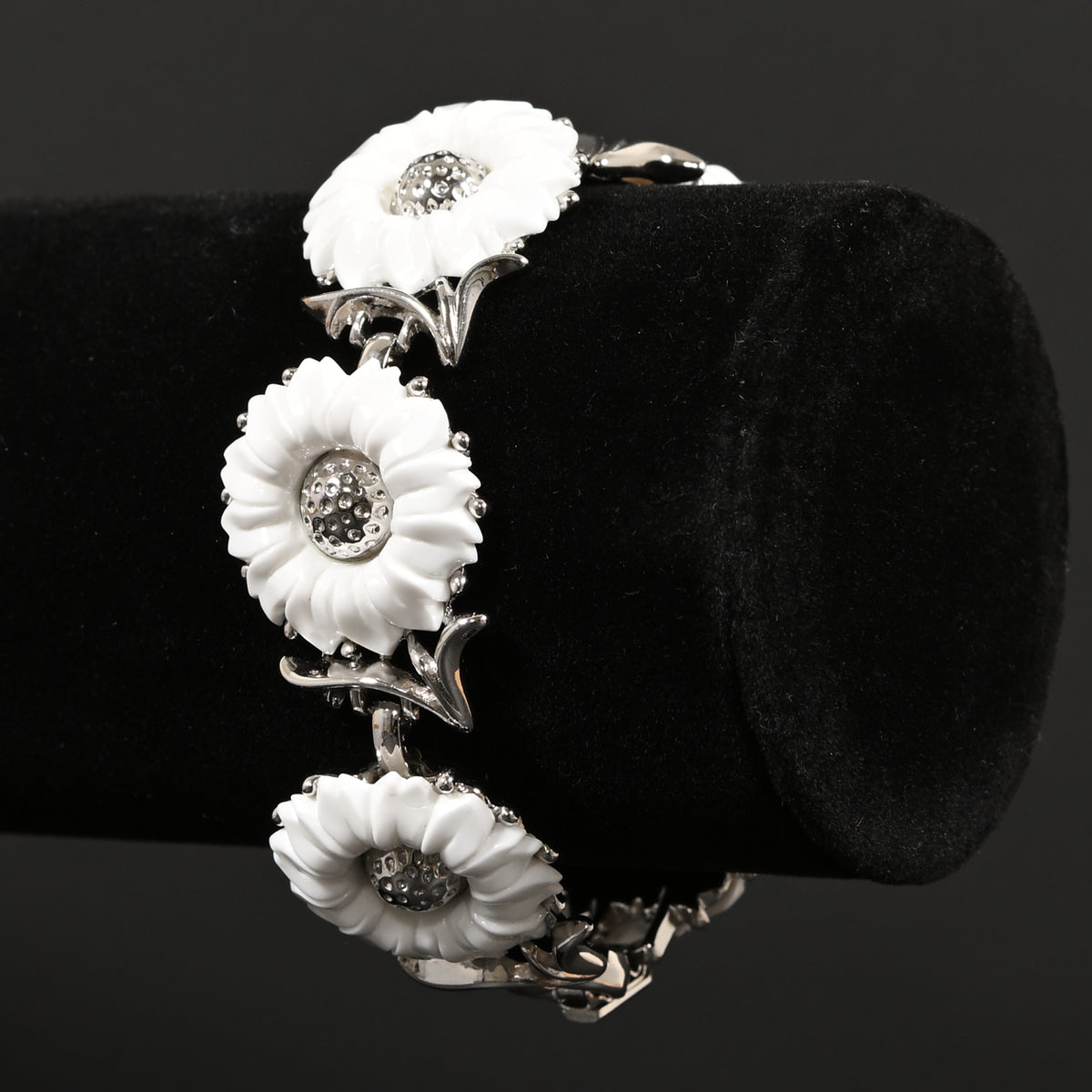 Vintage Crown Trifari White Daisy — Matching Set: Clip-On Earrings, Bracelet & Necklace